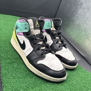 Nike Air Jordan 1 Mid GS‎ White Black Volt Green Glow 554725-175 Size 6.5Y